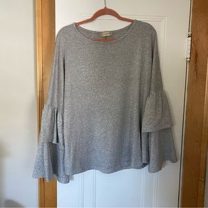 Large Altar’d State Blouse w FUN sleeves